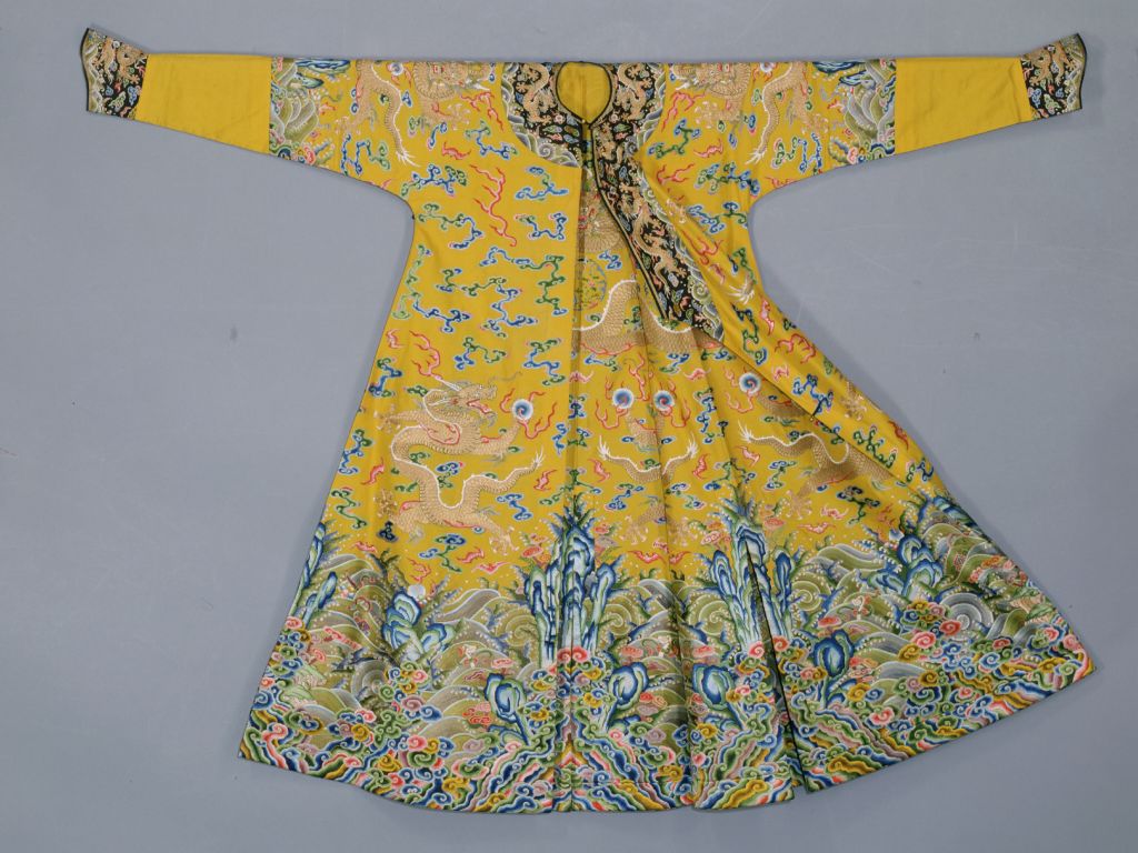 图片[2]-Yellow Yarn Embroidered Colorful Cloud Golden Dragon Single Robe-China Archive